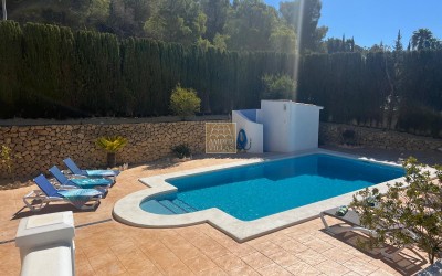 CHALET IN A QUIET AREA WITH PRIVATE POOL